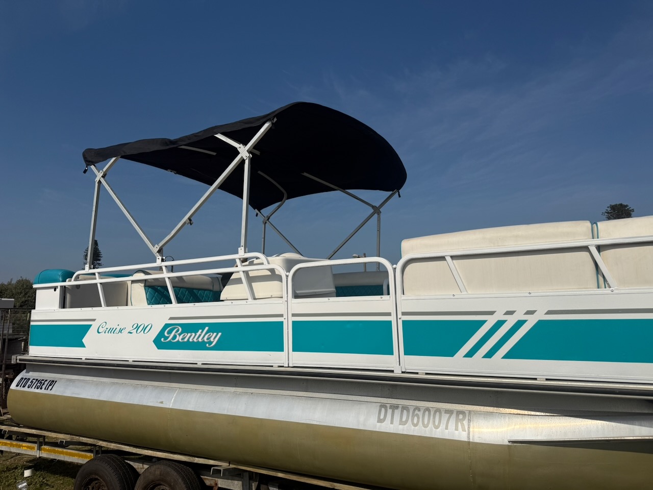 2008 Bentley Pontoon Boat 200 Cruise - 12 People with 50hp Mercury 4 Stroke - Image 2